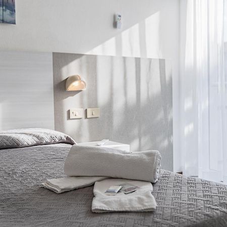 Hotel Astrid Cervia Bagian luar foto