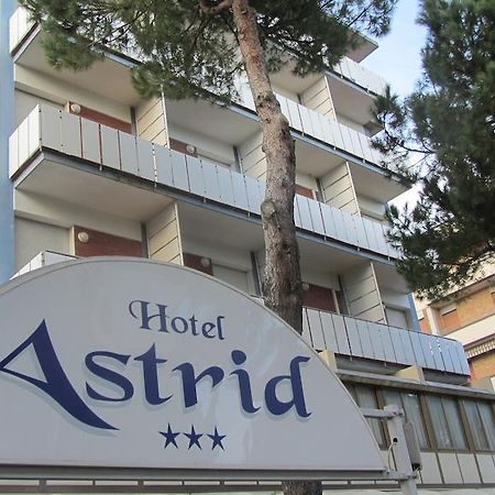 Hotel Astrid Cervia Bagian luar foto