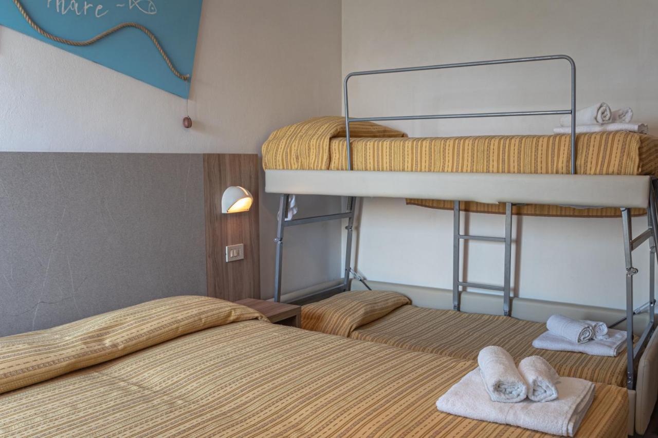 Hotel Astrid Cervia Bagian luar foto