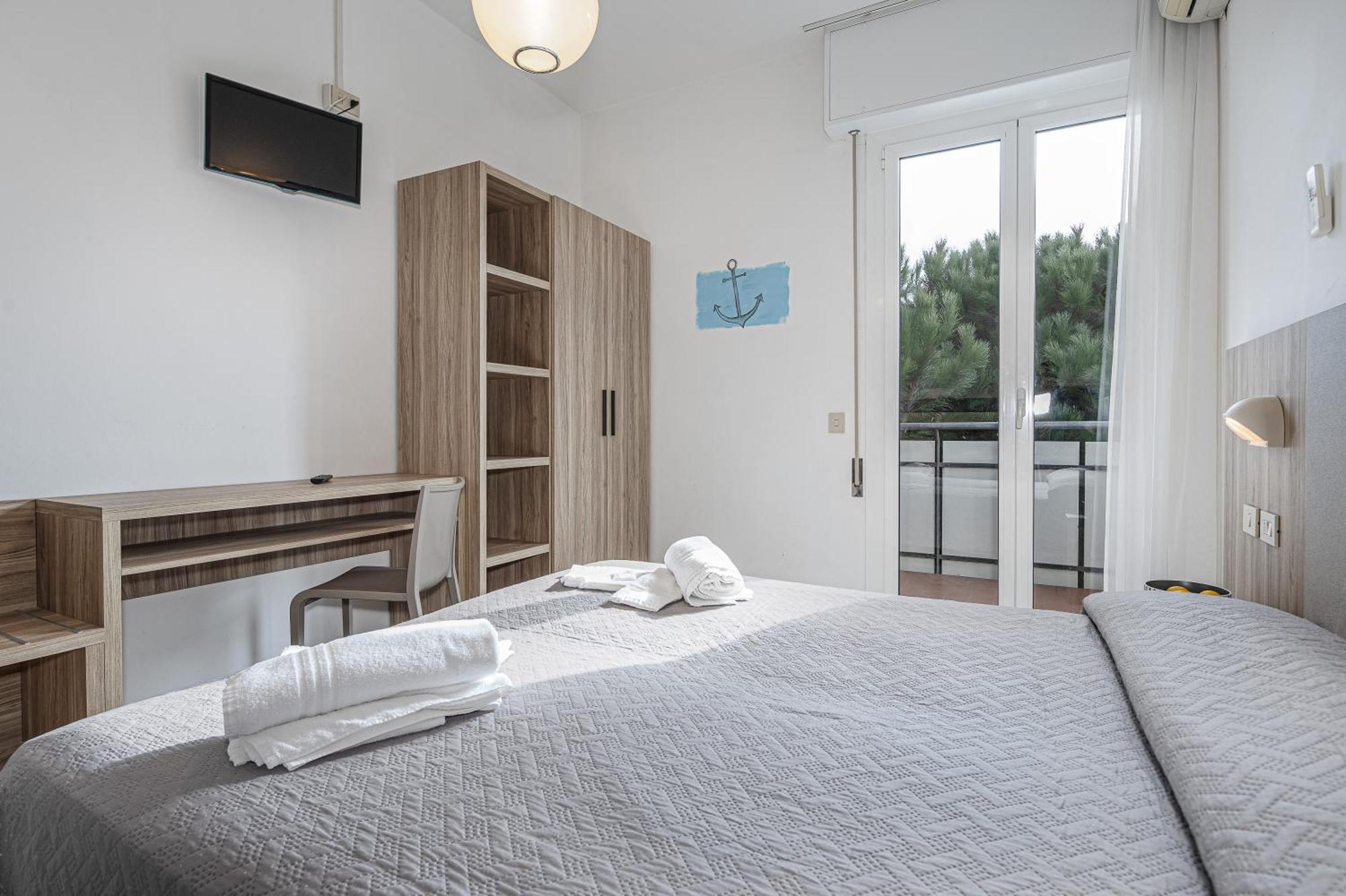 Hotel Astrid Cervia Bagian luar foto