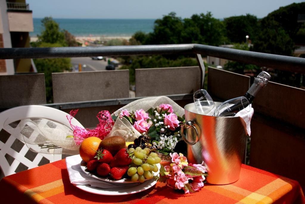 Hotel Astrid Cervia Bagian luar foto
