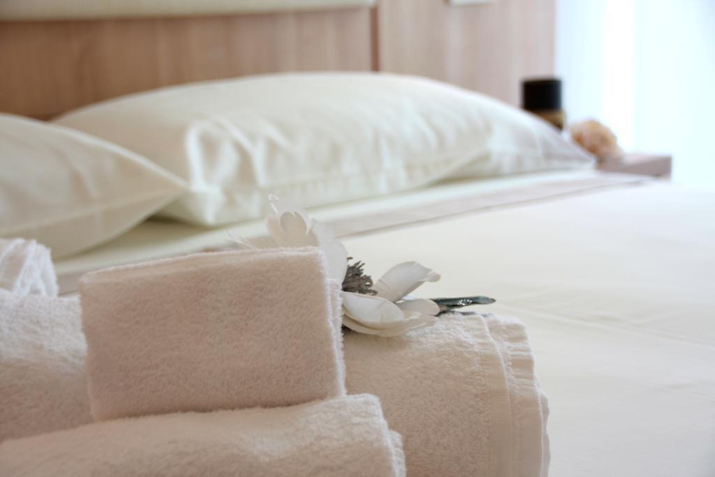 Hotel Astrid Cervia Bagian luar foto