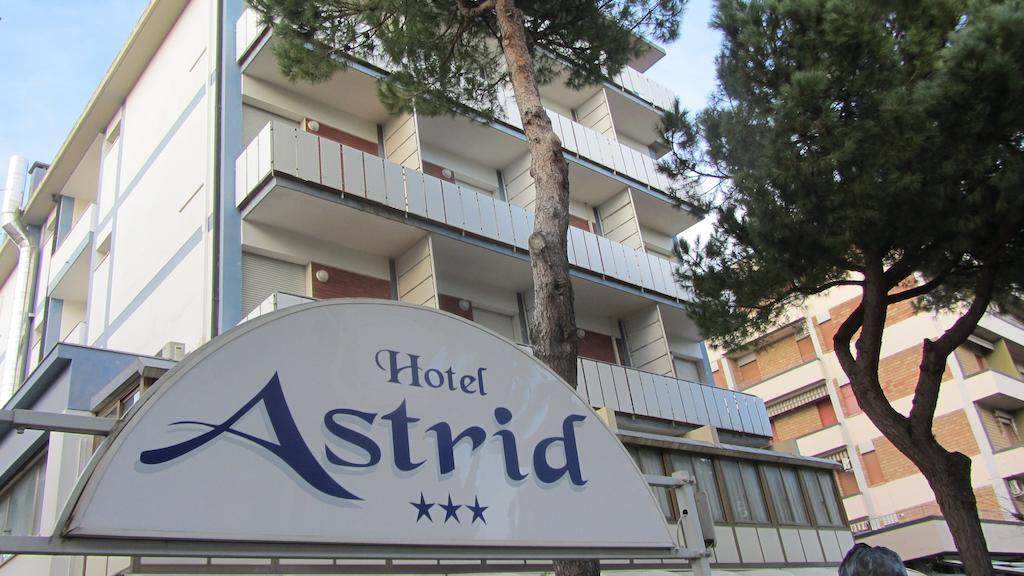 Hotel Astrid Cervia Bagian luar foto