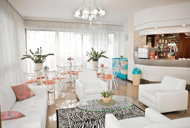 Hotel Astrid Cervia Bagian luar foto